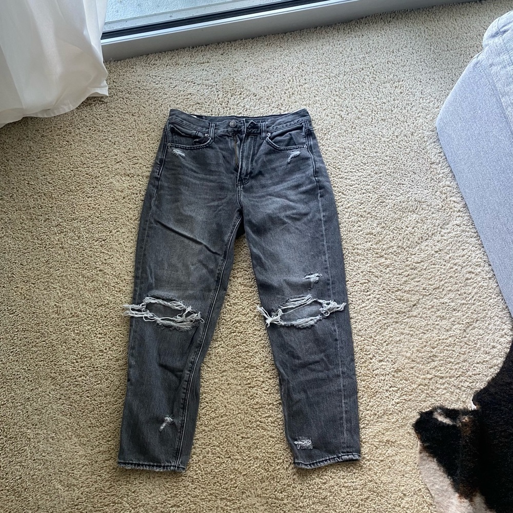 American Eagle High-rise Mom Jeans